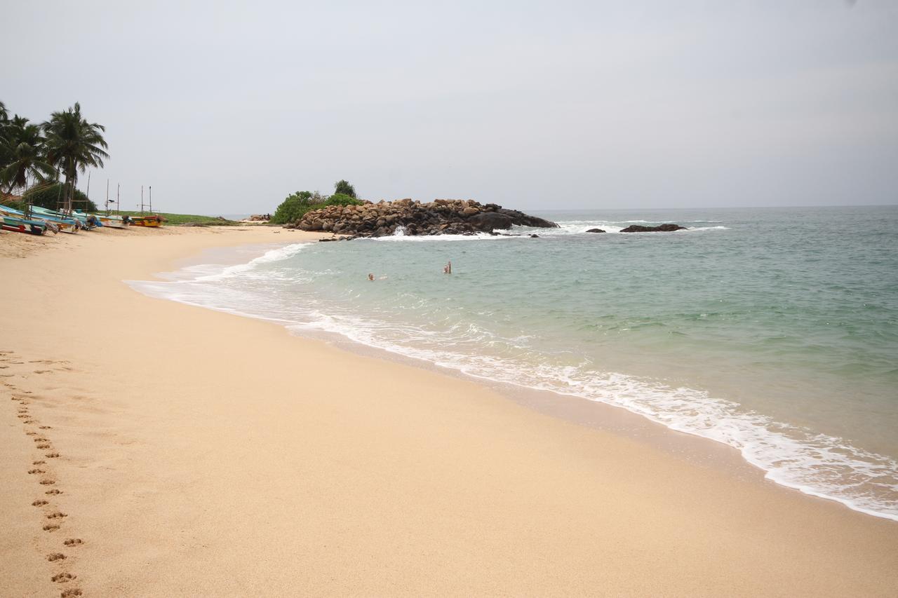 Italia Beach Hotel Ambalangoda  Esterno foto