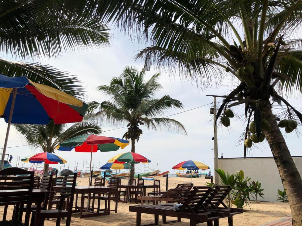 Italia Beach Hotel Ambalangoda  Esterno foto
